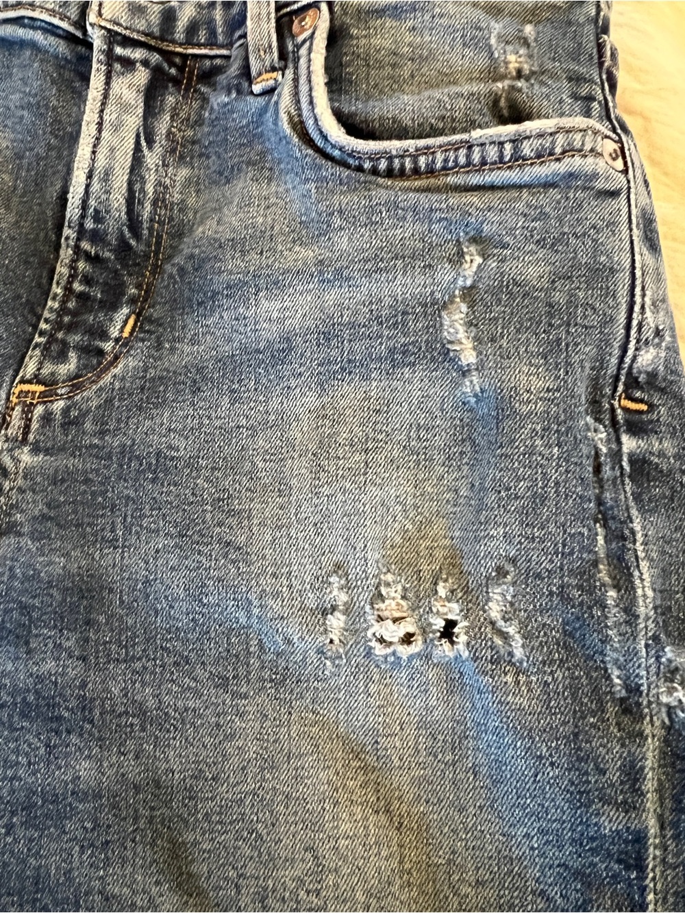 AGOLDE Distressed Straight Leg Jeans 24 Mid Rise Raw Knee Wash Model Off Duty - Picture 9 of 9